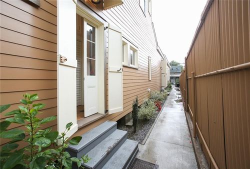 b-1423 N Villere St, New Orleans, LA, 70116-1833 | Card Image