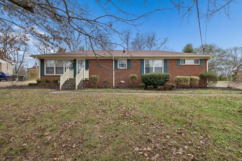 1117 Peninsula Dr, Gallatin, TN, 37066-3818 | Card Image