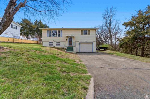 2009 W 17th Street, Junction City, KS, 66441 | Card Image