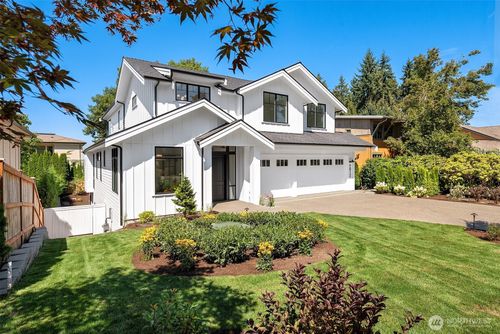 9812 Ne 31st St, Bellevue, WA, 98004-1836 | Card Image