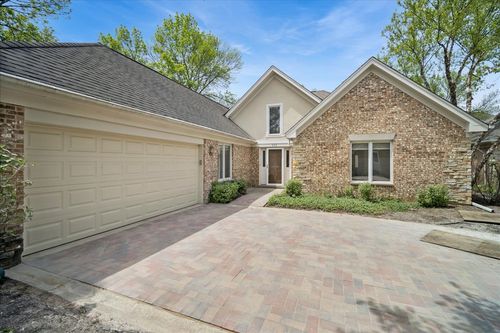 333 Rivershire Ct, Lincolnshire, IL, 60069-3823 | Card Image