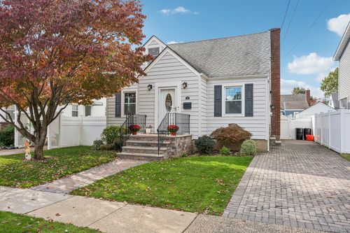 215 Harrison Ave, Franklin Square, NY, 11010-3817 | Card Image