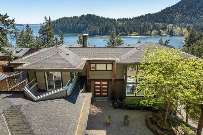 370 David Road, House other with 5 bedrooms, 5 bathrooms and 3 parking in Bowen Island BC | Image 2