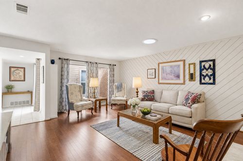 618 Castlewood Ln, Arlington, TX, 76012-4932 | Card Image