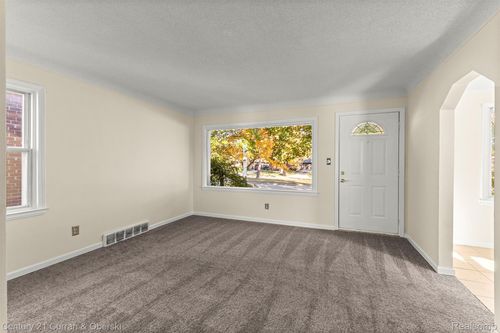 14705 Wick Rd, Allen Park, MI, 48101-1639 | Card Image