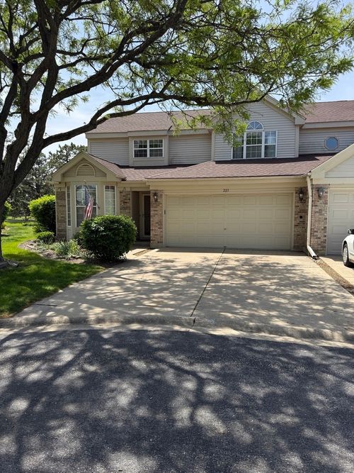 223 Williamsburg Ct, Montgomery, IL, 60538-3010 | Card Image