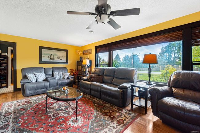 1306 Woodland Dr, House other with 4 bedrooms, 4 bathrooms and 10 parking in French Creek BC | Image 4