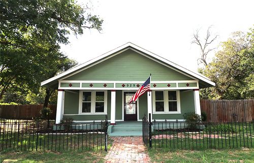 929 Vitalious St, Ranger, TX, 76470-3137 | Card Image