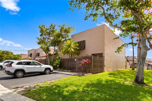 1184 Nw 122nd Ter, Pembroke Pines, FL, 33026-3821 | Card Image