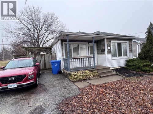 3002 Byng Rd, Windsor, ON, N8W3G7 | Card Image