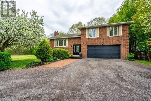 152 Concession Rd 7, Millgrove, ON, L8B1T3 | Card Image
