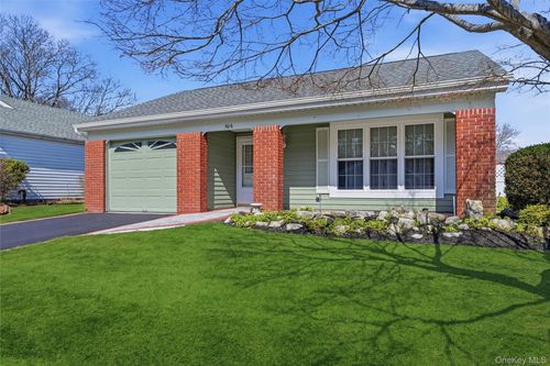 506 Lancaster Ct, Ridge, NY, 11961-2035 | Card Image