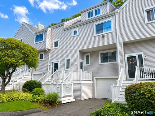 37-37 Country Pl, Shelton, CT, 06484-3862 | Card Image