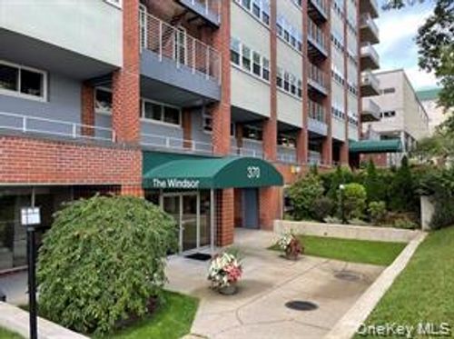 4r-370 Westchester Ave, Port Chester, NY, 10573-3637 | Card Image