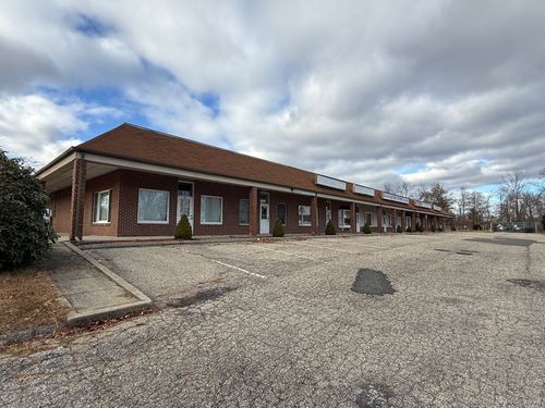 b2-696 Amity Rd, Bethany, CT, 06524-3006 | Card Image