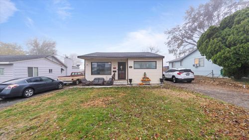 2021 W 4th Ave, Kennewick, WA, 99336-5134 | Card Image