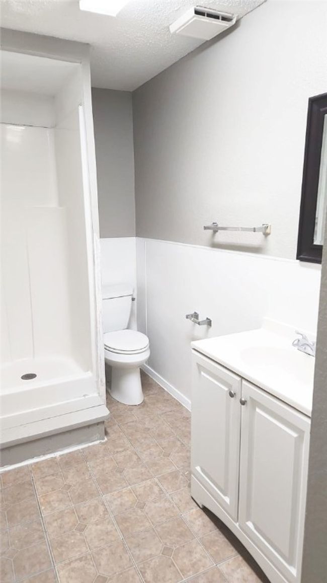 201 W 3 Rd St, Home with 2 bedrooms, 1 bathrooms and 3 parking in Rockport TX | Image 13