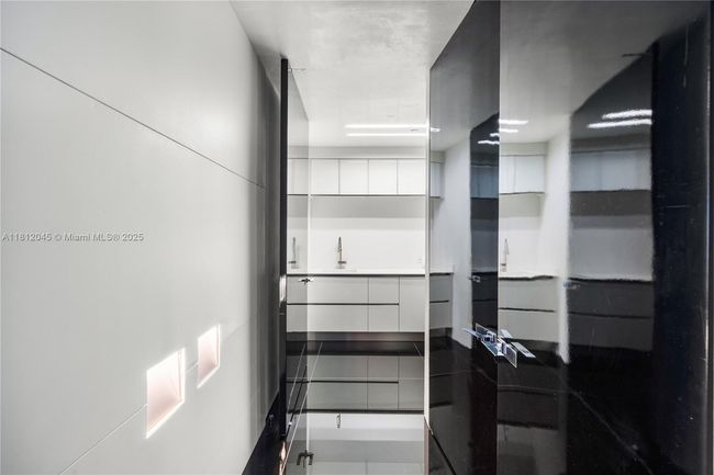 APT-3003 - 100 S Pointe Dr, Condo with 3 bedrooms, 4 bathrooms and null parking in Miami Beach FL | Image 34