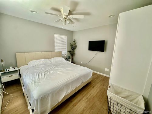 1027 River Rd, Saint Clair, MI, 48079-2801 | Card Image