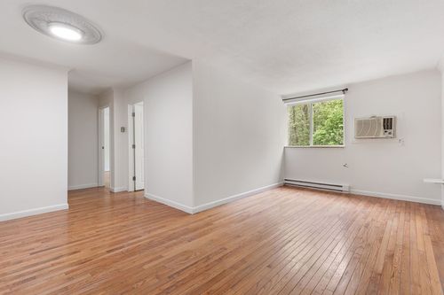 11-17 Weld St, Framingham, MA, 01702-7439 | Card Image