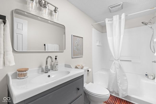 1212 N 10 Th St, House other with 2 bedrooms, 2 bathrooms and null parking in Elwood IN | Image 14