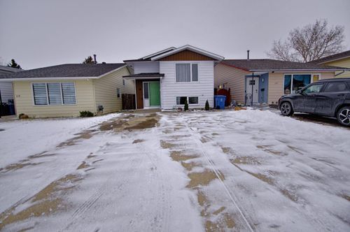 113 Cayuga Cres W, Lethbridge, AB, T1K5H4 | Card Image