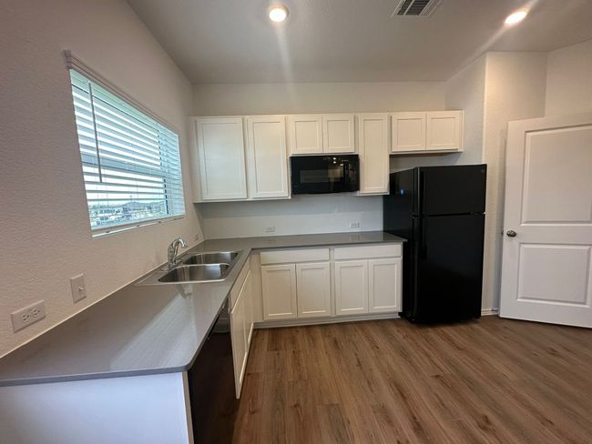 228 Jeffers, House other with 5 bedrooms, 4 bathrooms and 2 parking in Kyle TX | Image 8
