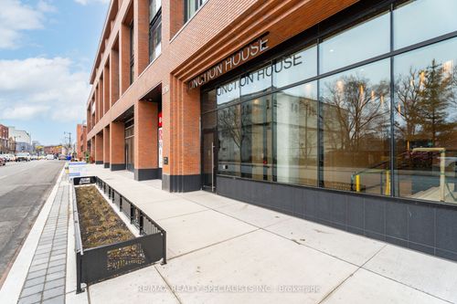 413-2720 Dundas St W, Toronto, ON, M6P0C3 | Card Image