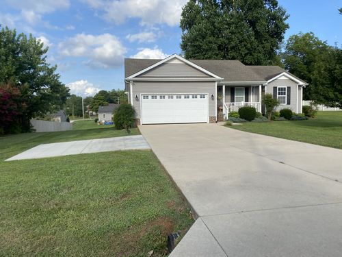 208 Arrowhead Dr, Mc Minnville, TN, 37110-2932 | Card Image