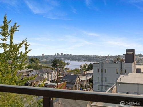 a202-655 Crockett St, Seattle, WA, 98109-2794 | Card Image