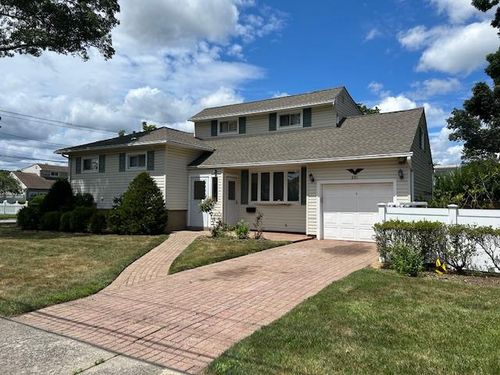 201 Cypress St, Massapequa Park, NY, 11762-1749 | Card Image