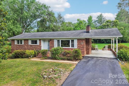 3157 Florida Dr, Hendersonville, NC, 28792-1148 | Card Image