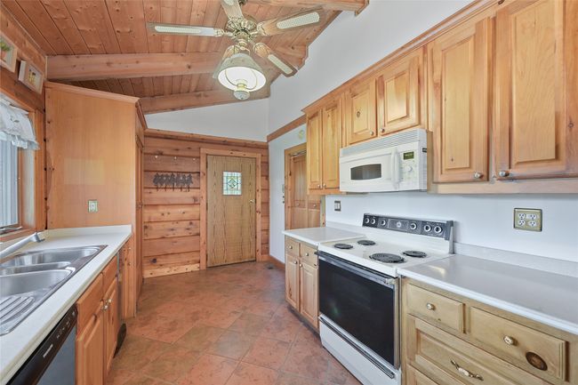 Looking to Carport Door. | Image 5