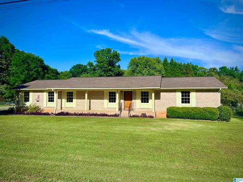 1101 Sugarloaf Ln, Anniston, AL, 36207-7157 | Card Image
