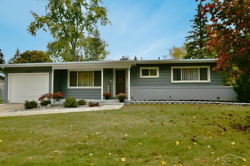 2203 Lambros Dr, Midland, MI, 48642-4036 | Card Image
