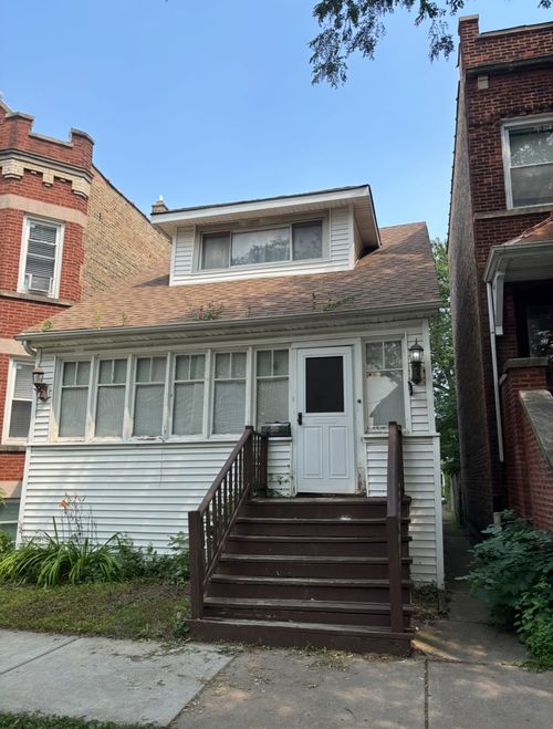 3911 N Saint Louis Ave, Chicago, IL, 60618-3211 | Card Image