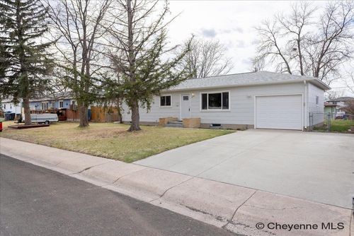 828 Sun Valley Dr, Cheyenne, WY, 82001 | Card Image