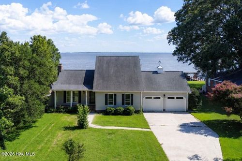 124 Country Club Dr, Edenton, NC, 27932-8903 | Card Image