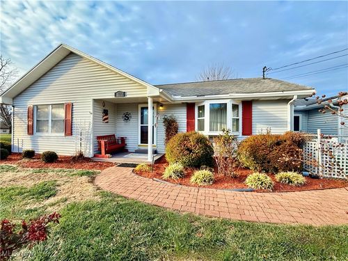 1804 Erie St, Parkersburg, WV, 26101-7293 | Card Image