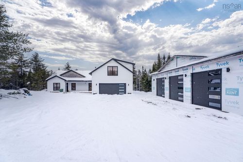 20 Sunview Cres, Mount Uniacke, NS, B0N1Z0 | Card Image