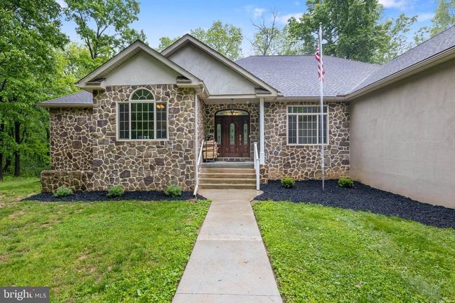 1982 Whyte Ln, House other with 3 bedrooms, 3 bathrooms and null parking in SPRING GROVE PA | Image 10