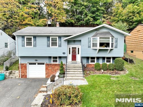 75 Hiawatha Blvd, Oakland, NJ, 07436-2904 | Card Image