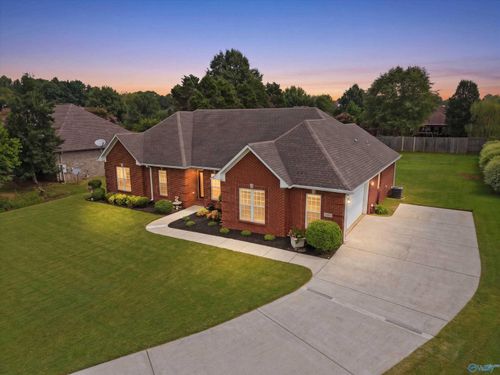 815 Indian Creek Rd Nw, Huntsville, AL, 35806-1227 | Card Image