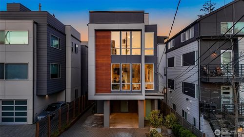 4218 Linden Ave N, Seattle, WA, 98103-7228 | Card Image