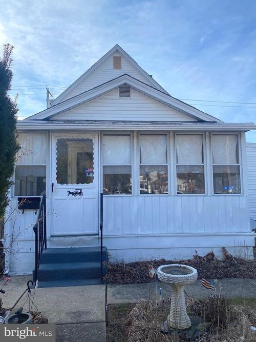 142 Haddon Ave, WEST BERLIN, NJ, 08091-1816 | Card Image
