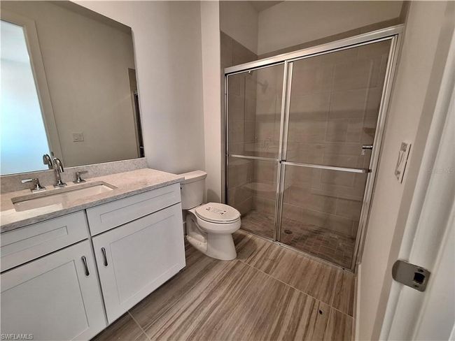 Guest bathroom | Image 15