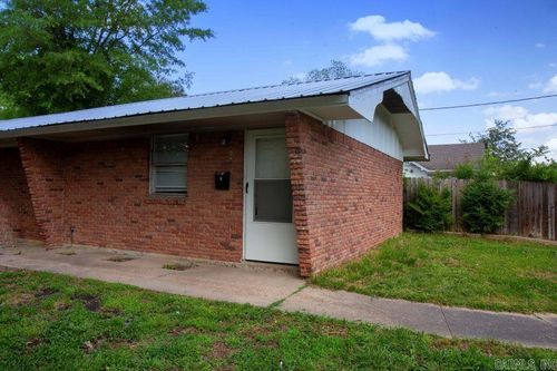 1115 S Elm St, Pine Bluff, AR, 71601-4833 | Card Image