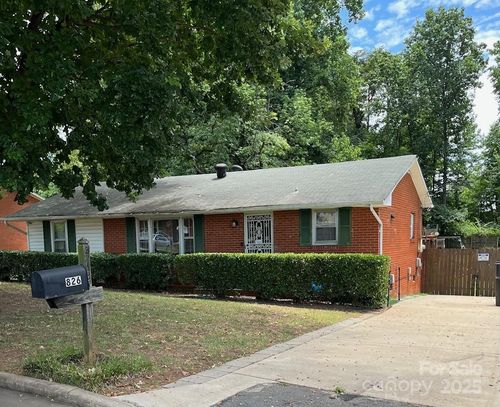 826 Aileen Cir, Pineville, NC, 28134-8400 | Card Image
