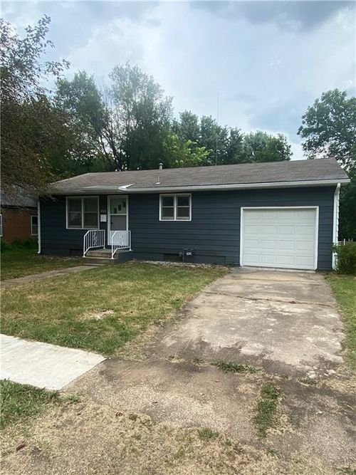 404 E Colorado St, Windsor, MO, 65360-1422 | Card Image