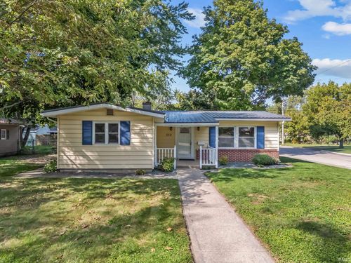 556 Broad Ave, Nappanee, IN, 46550-1308 | Card Image